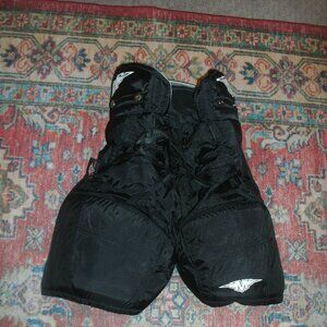 MISSION FUEL 75 JUNIOR SMALL HOCKEY PANTS With BELT and LACES 24-26" WAIST